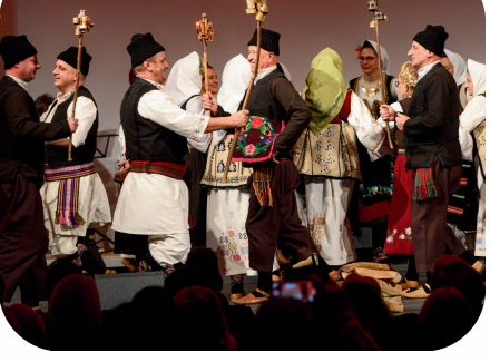 Nastup folklornog ansambla