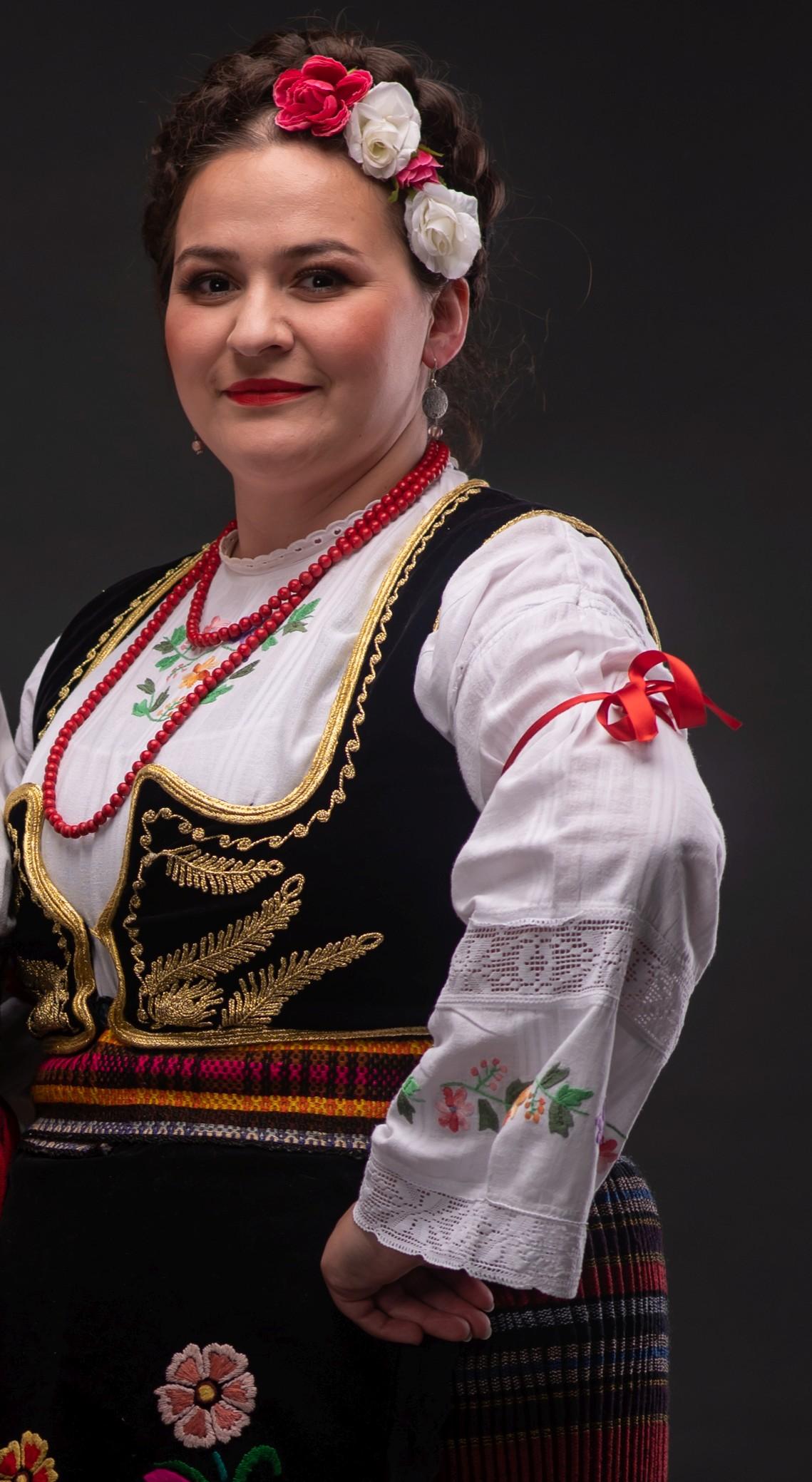 Emilija Ostojić, umetnički rukovodilac foklore, sekcije cicibani