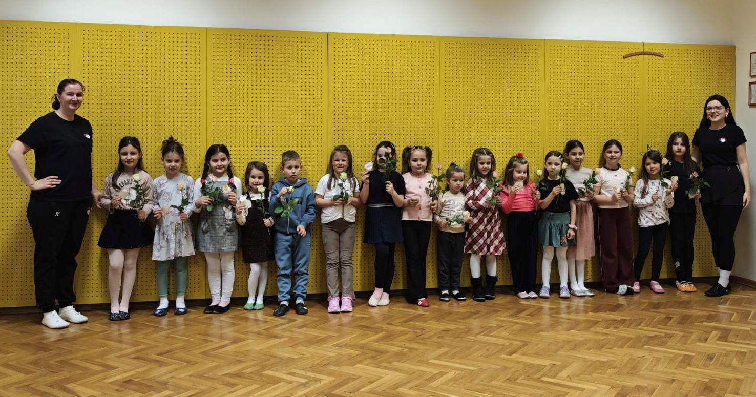 Naši najmlađi obeležili Dan majki